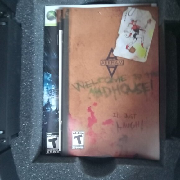 Batman: Arkham Asylum Collector's Edition Microsoft Xbox 360 2009 Complete - Picture 12 of 16